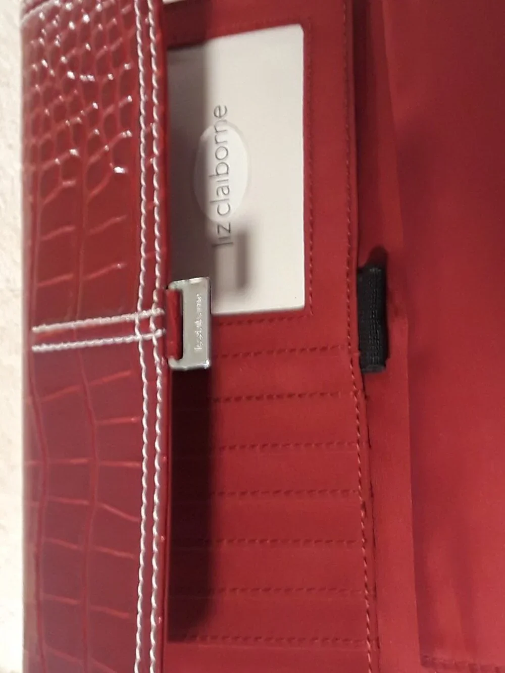 NWT Liz Claiborne Burgundy Croc Embossed Faux-Leather Trifold Wallet Checkbook